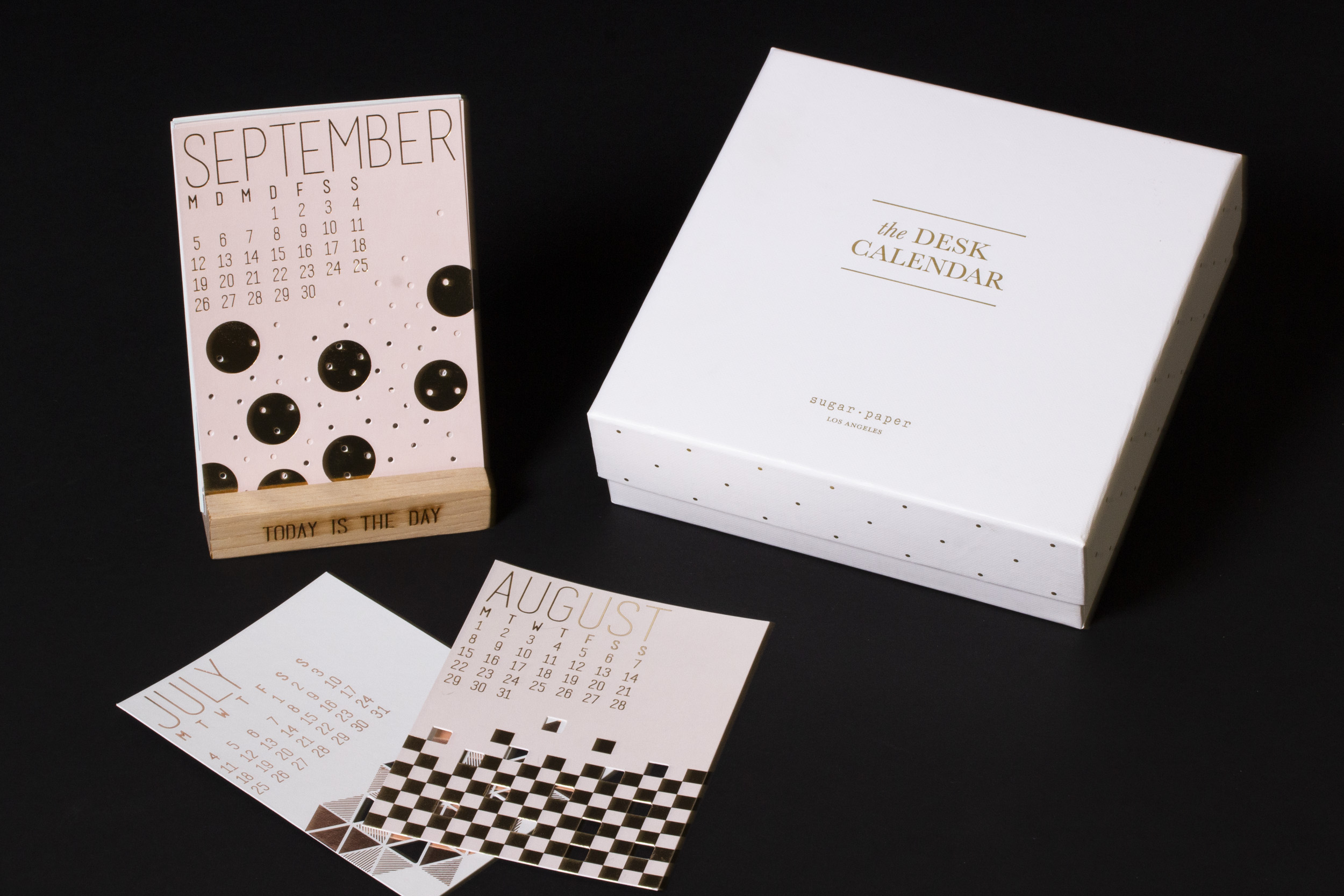 SUGAR PAPER Calendar With Wooden Block Gala De Luxe